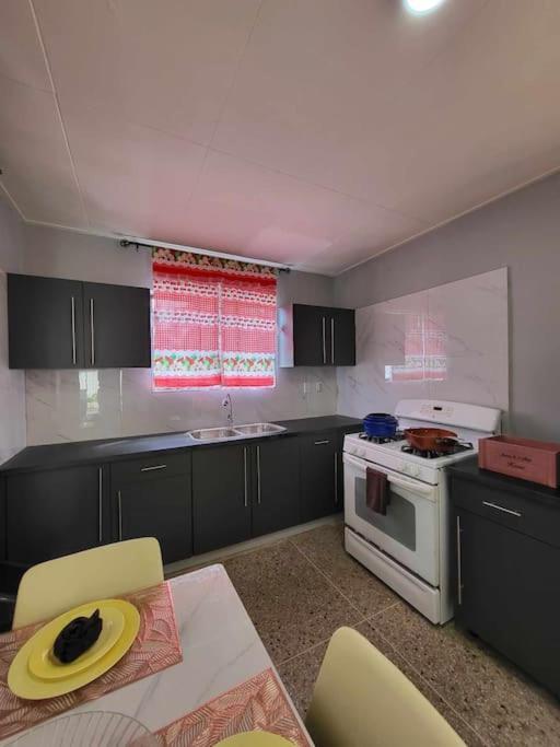 يلمستاد Welcome To Our Cozy Apartment! المظهر الخارجي الصورة
